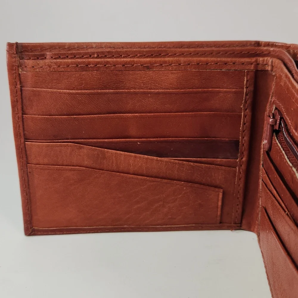 Gold Coast Leathet Billfold With Zipper Compartments EUC